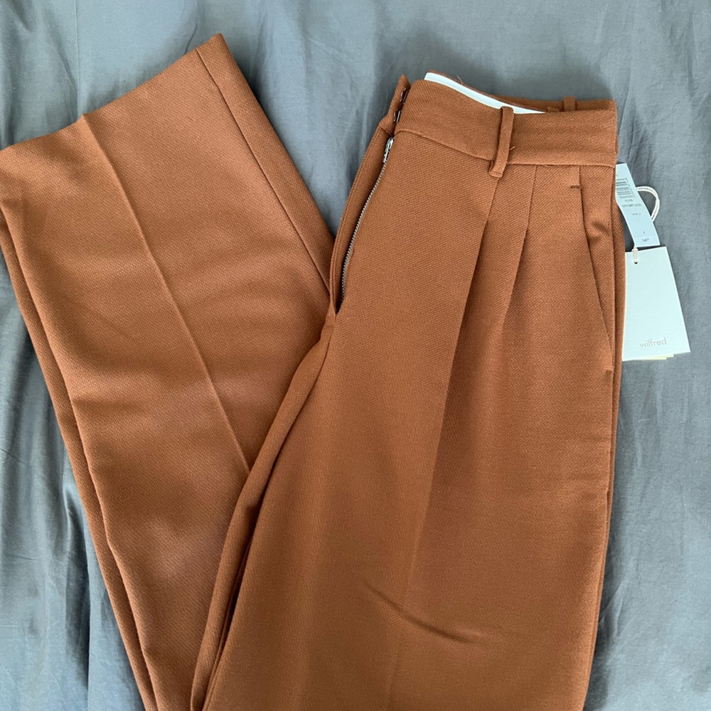 Aritzia Effortless pant